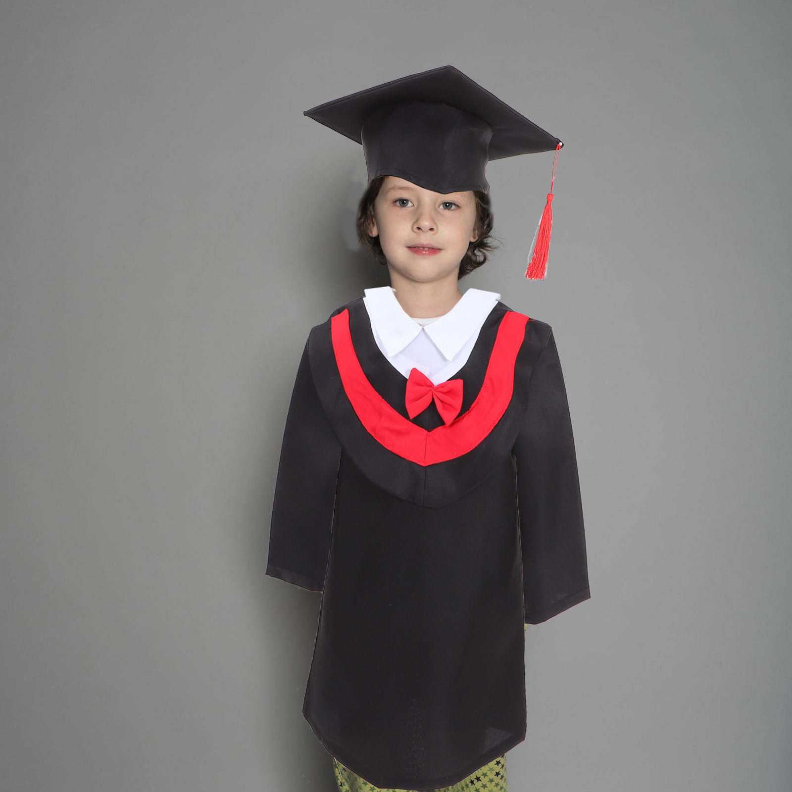 Photography Design - ชุดเสื้อคลุมรับปริญญาสำหรับเด็ก 1 ชุด พร้อมพู่ ระบายอากาศได้ดี สวมใส่สบาย